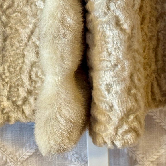 Vintage Faux Fur A Line Car Coat in Ivory from the 1950/1960’s, size 15/16 - Picture 6 of 6